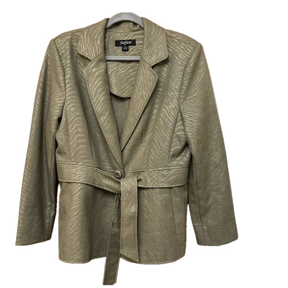 Stefani Blazer with front pockets and removable belt Size 14